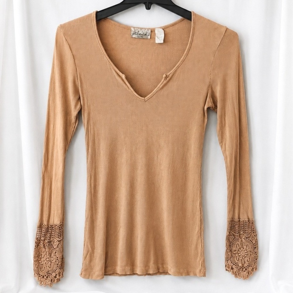 Gimmicks by BKE Y2K Womens Small Tan Ribbed Crochet Lace Cuff Top Long Sleeve